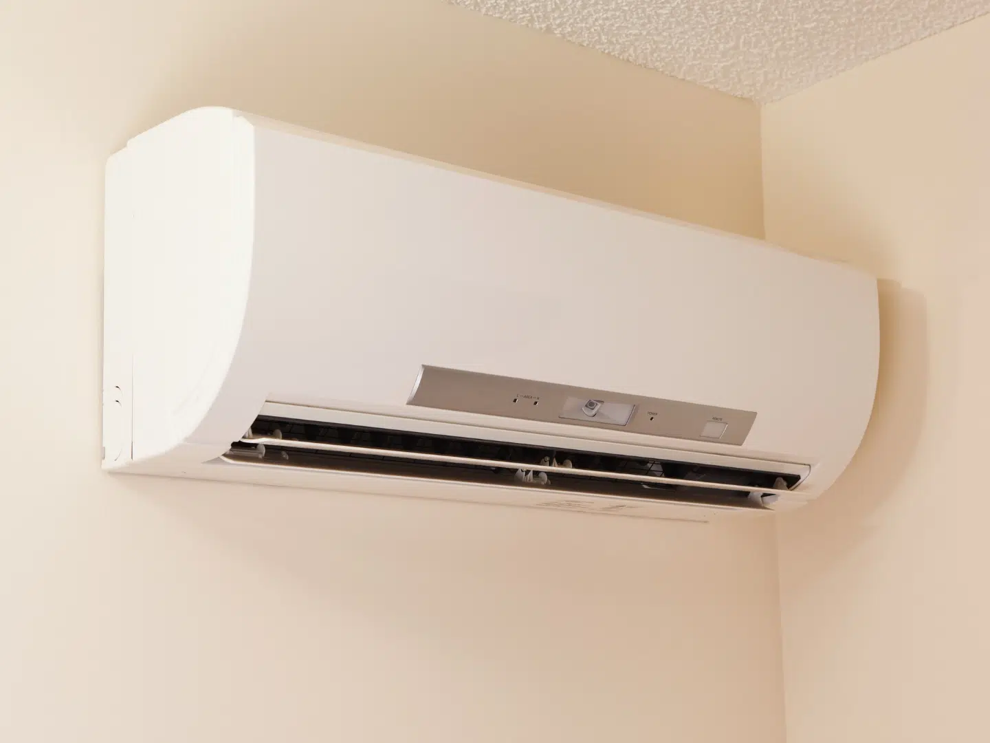 What Size Mini Split Do I Need? A Guide to Choosing the Right BTU for Your Room 1 what size ductless mini split do i need (2)